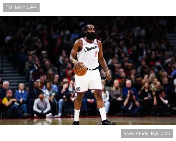 NBA全明星赛战况激烈 球员表现亮眼联盟格局悄然变化