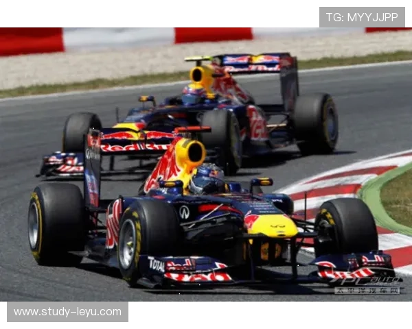 F1新赛季正式启幕 各车队阵容大变动与技术革新引发热议 F1新赛季正式启幕 各车队阵容大变动与技术革新引发热议